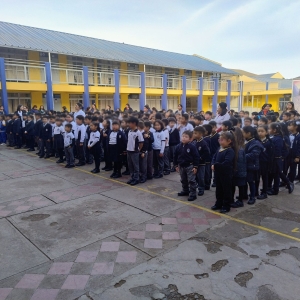 Realizamos la coronación de rey y reina del aniversario para los/as estudiantes de Primer Ciclo